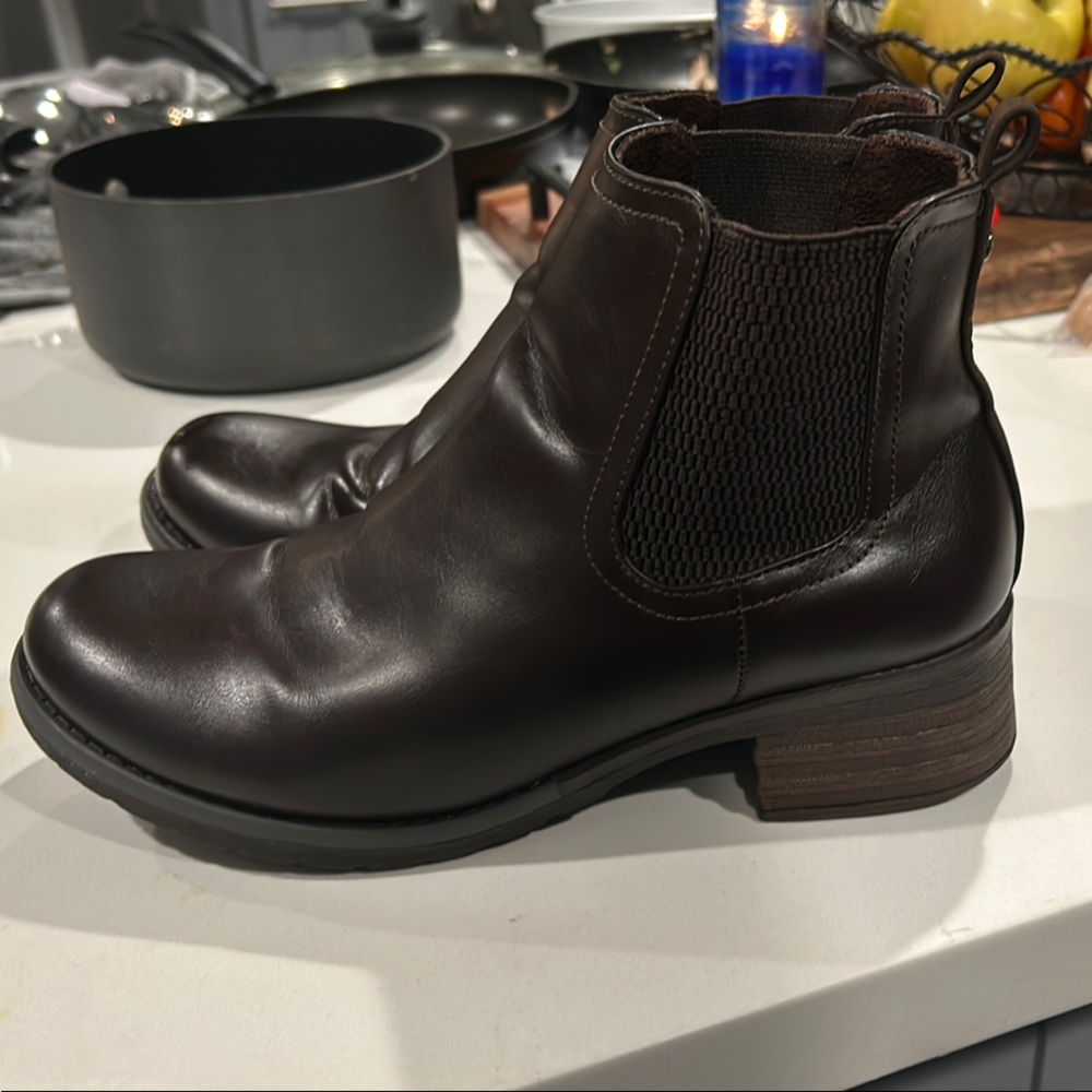 Women's Brown Eastland Jasmine Ankle Boots Size 8.5W